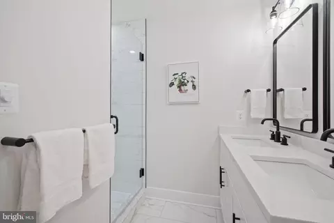 Bath - 2810 Odonnell St, Baltimore, MD 21224 photo 3 of 3