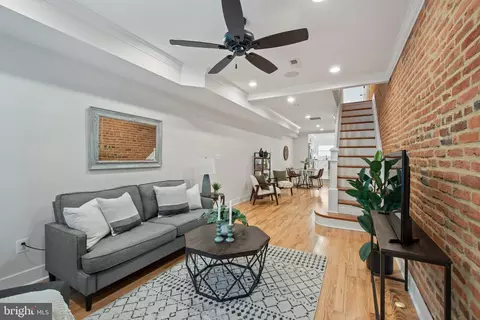 Entry Way - 2810 Odonnell St, Baltimore, MD 21224 photo 1 of 6