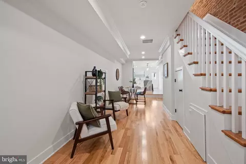 Entry Way - 2810 Odonnell St, Baltimore, MD 21224 photo 3 of 6