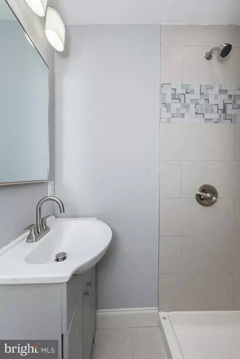 Bath - 1639 N Wolfe St, Baltimore, MD 21213 photo 3 of 3
