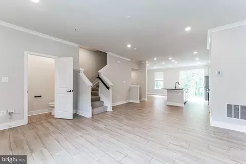 Entry Way - 4207 Laplata Ave, Baltimore, MD 21211 photo 2 of 5