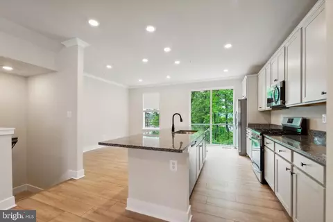 Entry Way - 4207 Laplata Ave, Baltimore, MD 21211 photo 1 of 5