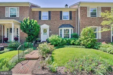Exterior - 129 Fireside Cir, Baltimore, MD 21212 photo 3 of 8