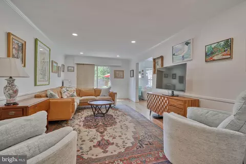 Living - 129 Fireside Cir, Baltimore, MD 21212 photo 1 of 4
