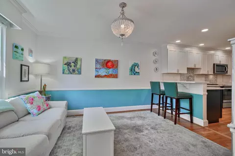Living - 129 Fireside Cir, Baltimore, MD 21212 photo 3 of 4