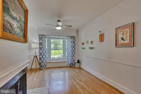 Living - 129 Fireside Cir, Baltimore, MD 21212 photo 4 of 4