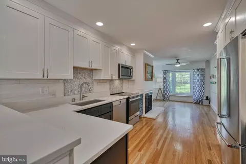 Kitchen - 129 Fireside Cir, Baltimore, MD 21212 photo 3 of 8