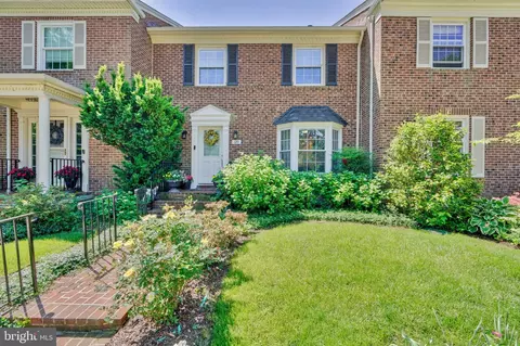129 Fireside Cir, Baltimore, MD 21212