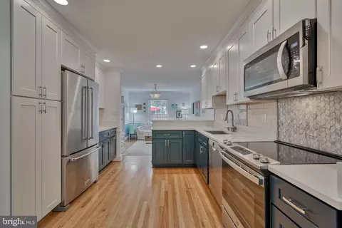 Kitchen - 129 Fireside Cir, Baltimore, MD 21212 photo 6 of 8