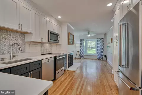 Kitchen - 129 Fireside Cir, Baltimore, MD 21212 photo 5 of 8