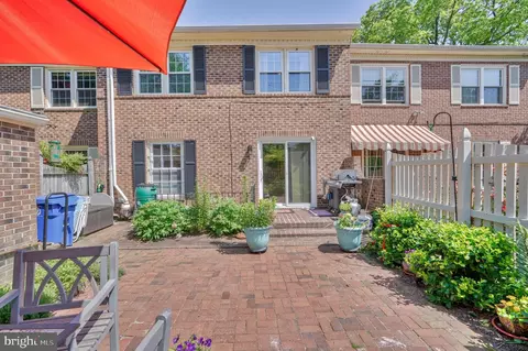 Exterior - 129 Fireside Cir, Baltimore, MD 21212 photo 6 of 8