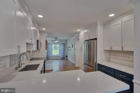 Kitchen - 129 Fireside Cir, Baltimore, MD 21212 photo 4 of 8