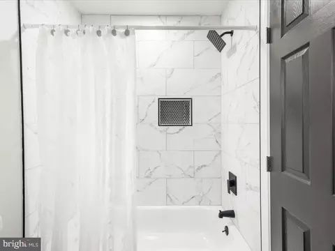 Bath - 2503 E Strathmore Ave, Baltimore, MD 21214 photo 4 of 5