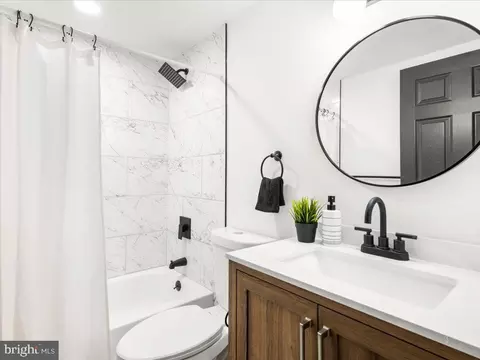 Bath - 2503 E Strathmore Ave, Baltimore, MD 21214 photo 5 of 5