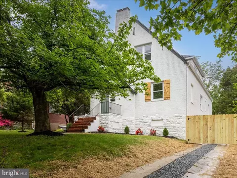 Exterior - 2503 E Strathmore Ave, Baltimore, MD 21214 photo 3 of 6