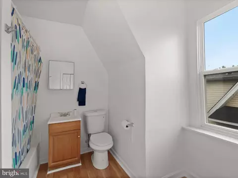 Bath - 3339 Windsor Ave, Baltimore, MD 21216 photo 3 of 5