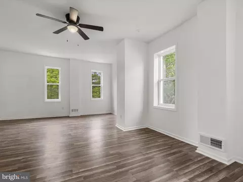 Living - 3339 Windsor Ave, Baltimore, MD 21216 photo 11 of 13