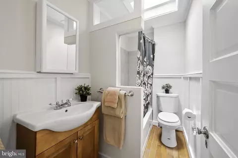 Bath - 825 Union Ave, Baltimore, MD 21211 photo 1 of 1