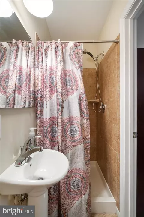 Bath - 4646 Dillon Pl, Baltimore, MD 21224 photo 7 of 7