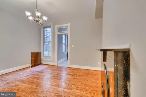 Living - 33 E Ostend St, Baltimore, MD 21230 photo 5 of 7
