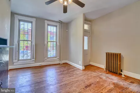 Living - 33 E Ostend St, Baltimore, MD 21230 photo 2 of 7