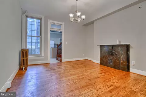 Living - 33 E Ostend St, Baltimore, MD 21230 photo 6 of 7