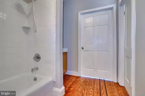 Entry Way - 33 E Ostend St, Baltimore, MD 21230 photo 5 of 6