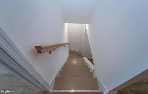 Entry Way - 2808 Fox St, Baltimore, MD 21211 photo 4 of 6