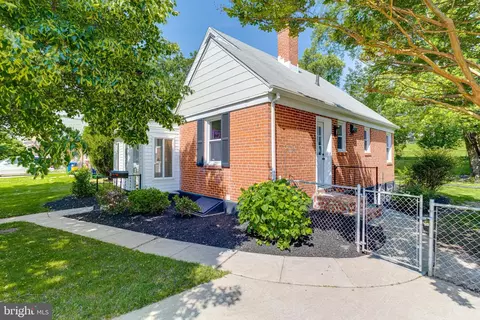 4907 Gilray Dr, Baltimore, MD 21214 photo 2