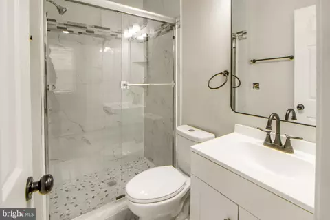 Bath - 3123 Normount Ave, Baltimore, MD 21216 photo 4 of 5