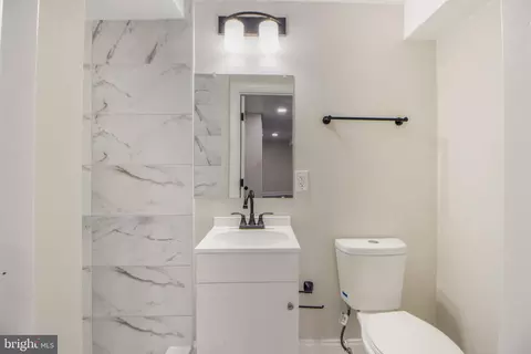 Bath - 3123 Normount Ave, Baltimore, MD 21216 photo 1 of 5