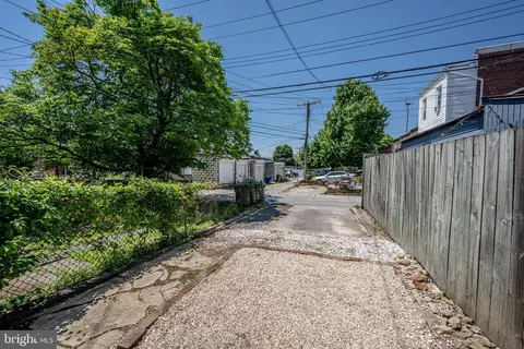 Exterior - 4022 Falls Rd, Baltimore, MD 21211 photo 6 of 8