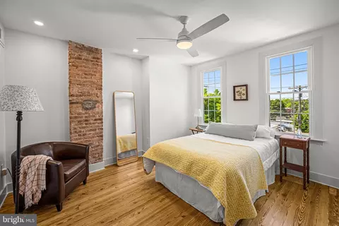 Bedroom - 4022 Falls Rd, Baltimore, MD 21211 photo 1 of 4
