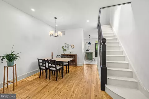 Entry Way - 4022 Falls Rd, Baltimore, MD 21211 photo 2 of 5