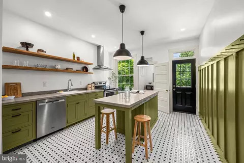 Kitchen - 4022 Falls Rd, Baltimore, MD 21211 photo 1 of 8