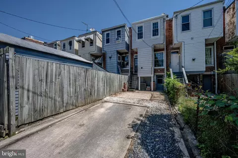 Exterior - 4022 Falls Rd, Baltimore, MD 21211 photo 4 of 8