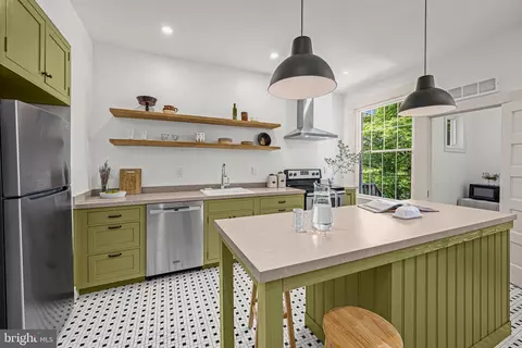 Kitchen - 4022 Falls Rd, Baltimore, MD 21211 photo 2 of 8