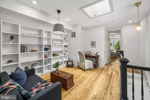 Entry Way - 4022 Falls Rd, Baltimore, MD 21211 photo 5 of 5