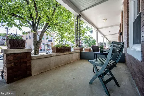 Exterior - 4022 Falls Rd, Baltimore, MD 21211 photo 2 of 8