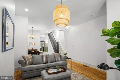 Entry Way - 4022 Falls Rd, Baltimore, MD 21211 photo 1 of 5