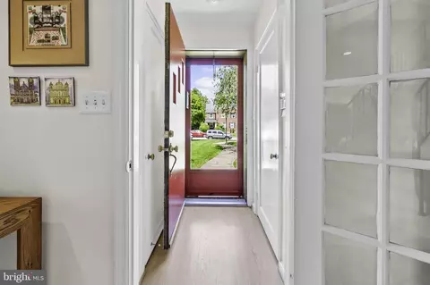 Entry Way - 7020 Wallis Ave, Baltimore, MD 21215 photo 1 of 2