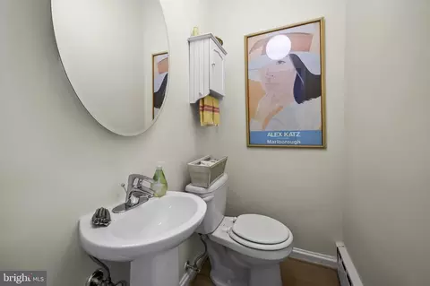 Bath - 7020 Wallis Ave, Baltimore, MD 21215 photo 1 of 3