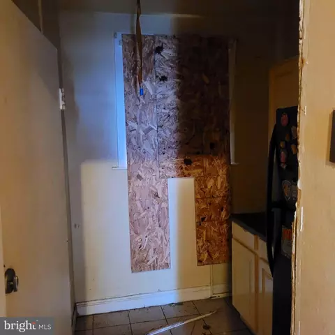 Entry Way - 2314 Robb St, Baltimore, MD 21218 photo 7 of 8