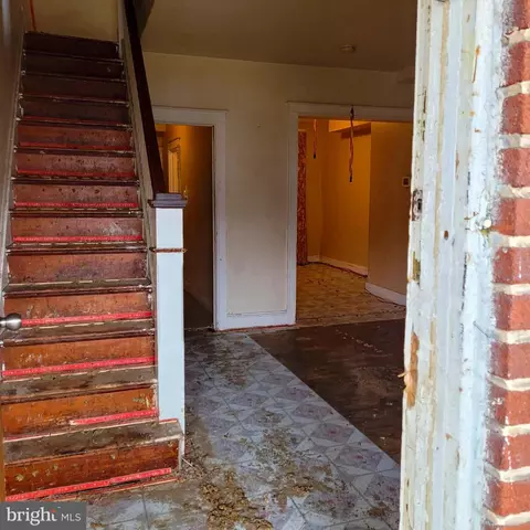 Entry Way - 2314 Robb St, Baltimore, MD 21218 photo 2 of 8