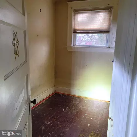 Entry Way - 2314 Robb St, Baltimore, MD 21218 photo 6 of 8