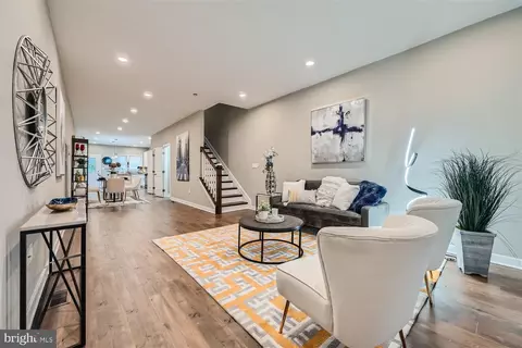 Entry Way - 838 Harlem Ave, Baltimore, MD 21201 photo 1 of 10