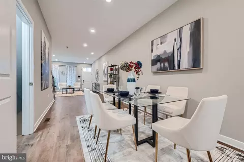 Entry Way - 838 Harlem Ave, Baltimore, MD 21201 photo 4 of 10