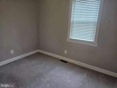 Bedroom - 4909 Ivanhoe Ave, Baltimore, MD 21212 photo 2 of 2