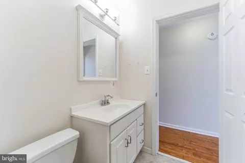 Bath - 3336 Chestnut Ave, Baltimore, MD 21211 photo 3 of 3