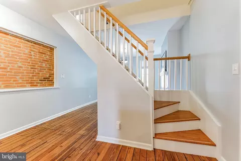 Entry Way - 3336 Chestnut Ave, Baltimore, MD 21211 photo 3 of 6